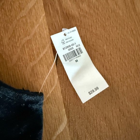 🆕 Old Navy Black Velvet Mini Dress - Picture 2 of 2